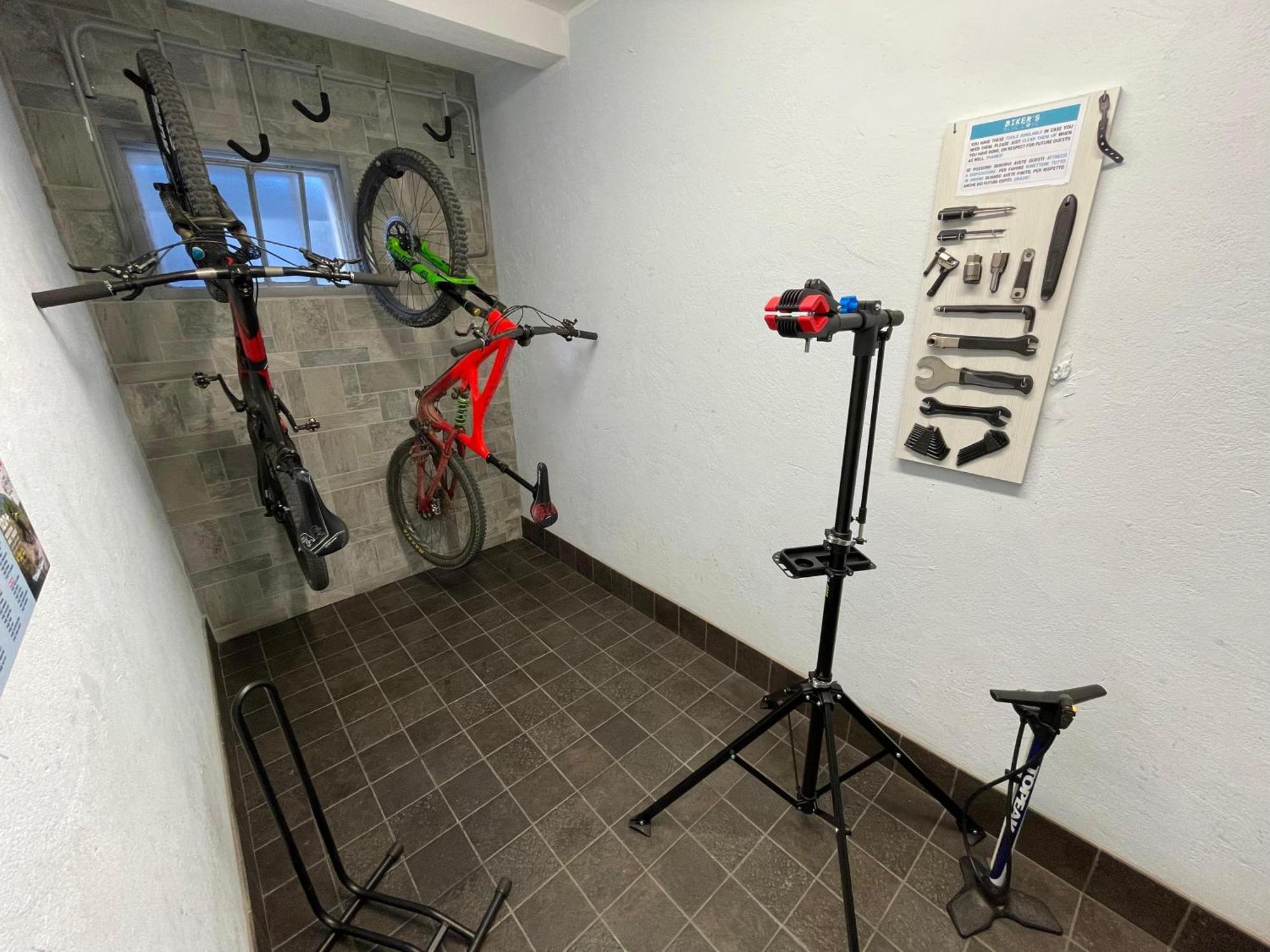 Biker'S Blue Cove Apartment Finale Ligure Exterior photo