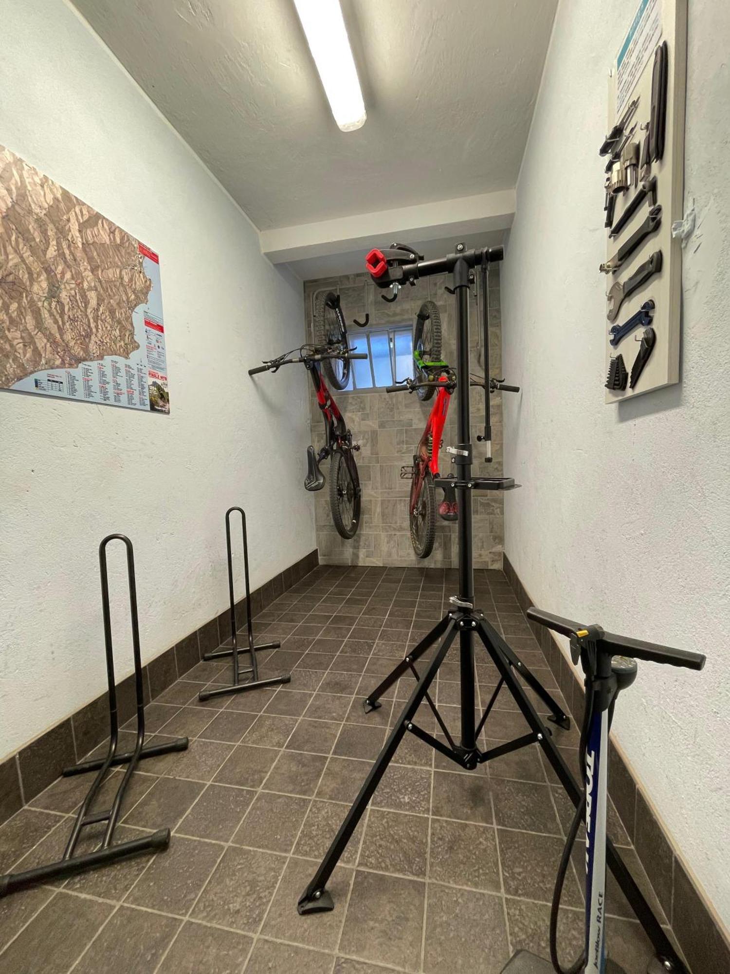 Biker'S Blue Cove Apartment Finale Ligure Exterior photo
